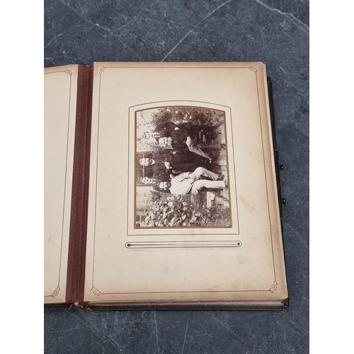 647 - CARTE DE VISITE: quantity in 2 period albums: plus snapshot album, Switzerland. (3)... 