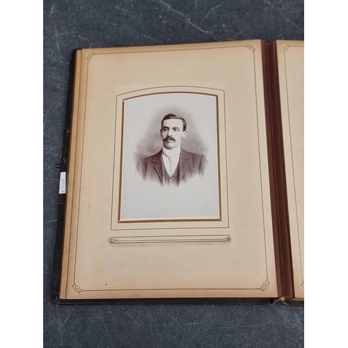 647 - CARTE DE VISITE: quantity in 2 period albums: plus snapshot album, Switzerland. (3)... 