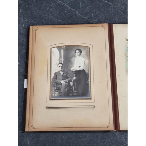 647 - CARTE DE VISITE: quantity in 2 period albums: plus snapshot album, Switzerland. (3)... 