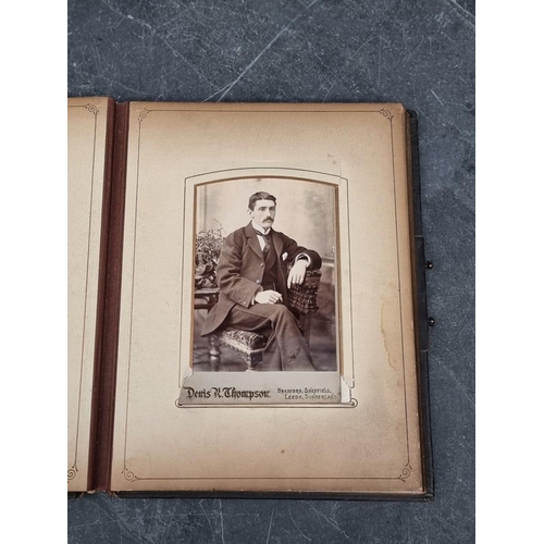 647 - CARTE DE VISITE: quantity in 2 period albums: plus snapshot album, Switzerland. (3)... 