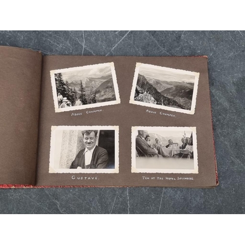 647 - CARTE DE VISITE: quantity in 2 period albums: plus snapshot album, Switzerland. (3)... 