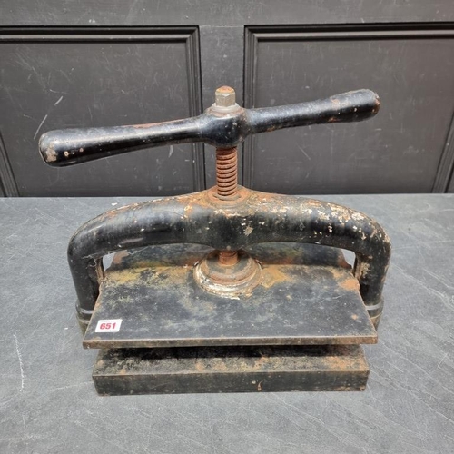 651 - BOOK-PRESS: a heavy Victorian cast-iron book press, approx 47 x 25cm. (1)