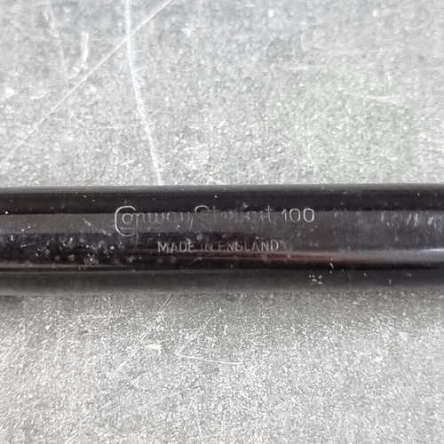 10 - A circa 1954-58 Conway Stewart 100 black fountain pen, 14ct gold nib.