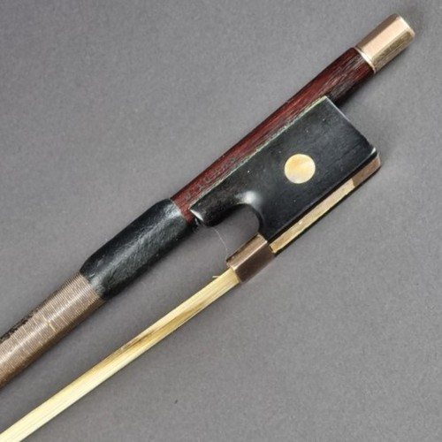 1498 - A fine gold mounted violin bow, by James Tubbs, total length 74cm, 57.2g.
