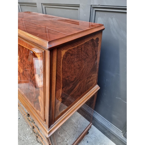 1010 - A reproduction Italian marquetry bureau, 91.5cm wide.