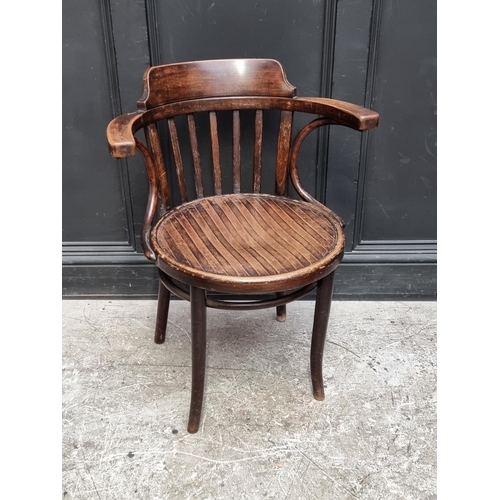 1060 - A 19th century Thonet bentwood elbow chair.