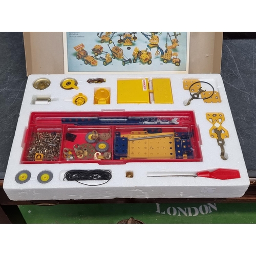 1286 - Meccano: 4 boxes of Meccano, comprising: Set B; Set 2 (x2); Set 3; and a wooden box containing ... 