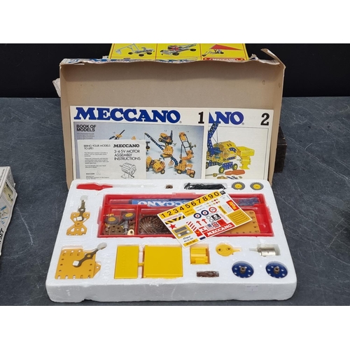 1286 - Meccano: 4 boxes of Meccano, comprising: Set B; Set 2 (x2); Set 3; and a wooden box containing ... 