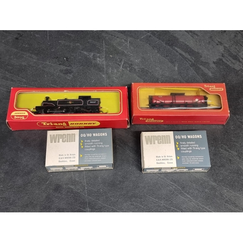 1287 - Triang-Hornby: a large collection in 2 boxes of vintage railway, to include: a boxed electric t... 