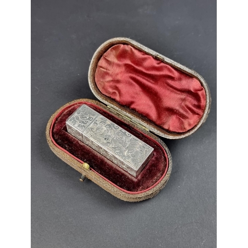 35 - A cased Victorian silver mounted scent bottle, by Sampson Mordan & Co, London 1887, 5.5cm high, ... 