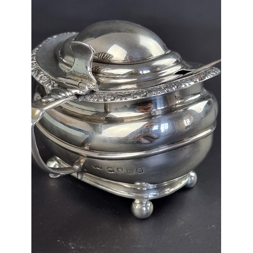 39 - A George IV silver mustard pot, by William Bateman I, London 1820, 7.5cm high; with unmatc... 