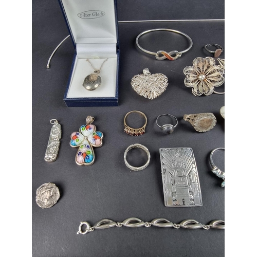 454 - A quantity of silver and .925 jewellery, some gem set.