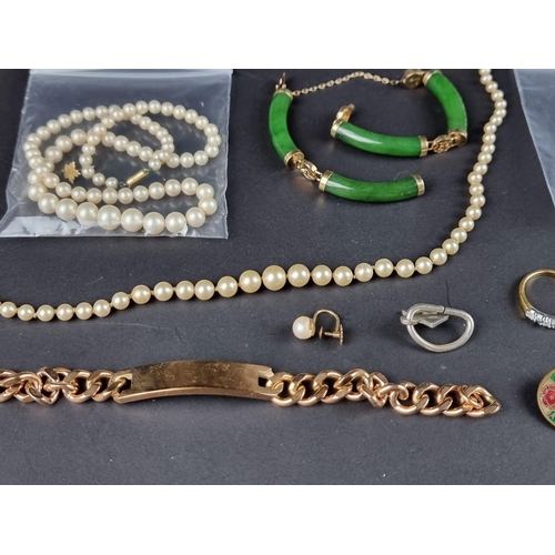 505 - A small quantity of .925 and other jewellery.