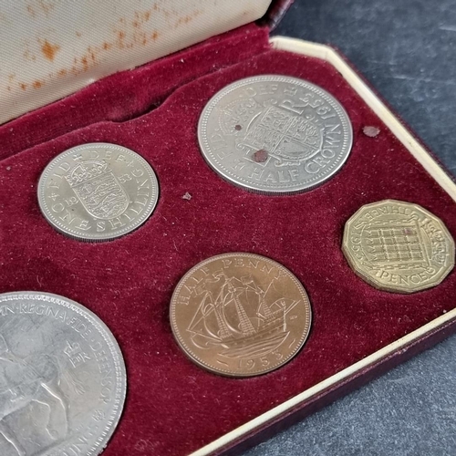 541 - Coins: a cased Royal Mint Elizabeth II 1953 coin set, containing ten coins from crown to farthing.... 