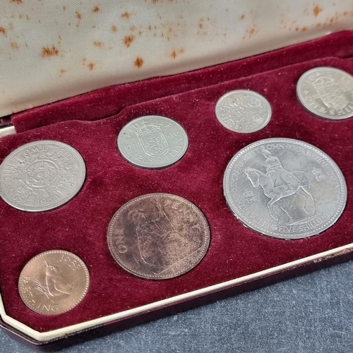 541 - Coins: a cased Royal Mint Elizabeth II 1953 coin set, containing ten coins from crown to farthing.... 