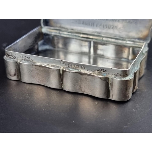 58 - A late Victorian silver snuff box, by John Hines, Birmingham 1901, 6cm wide, 55g.