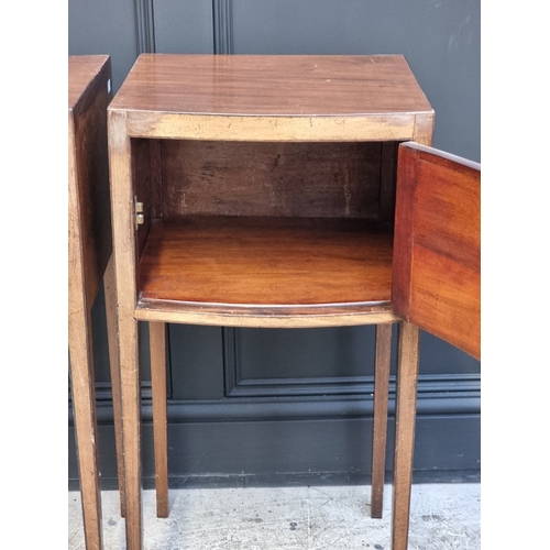 1039 - A pair of 19th century mahogany pot cupboards, 40cm wide.