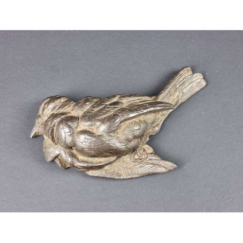 1448 - A 19th century cast iron sparrow paperweight, 12.5cm long.