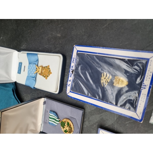 69 - Medals: a cased 1990s US army Medal of Honour; together with other medals and military items.... 