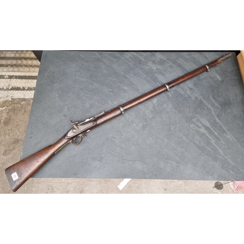 75 - A 19th century British Snider 3 band Enfield percussion rifle, with Birmingham proof marks, overall ... 