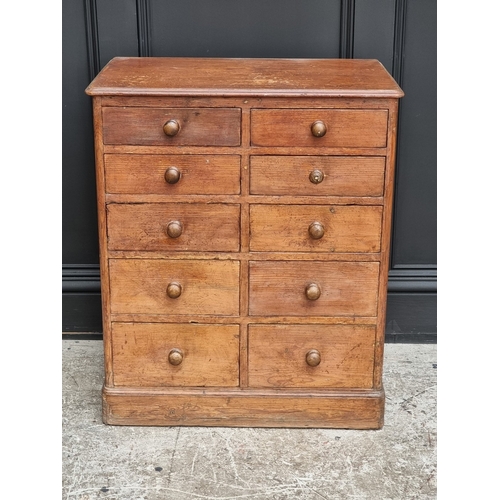 1048 - A George III mahogany chest of drawers, 107.5cm wide.