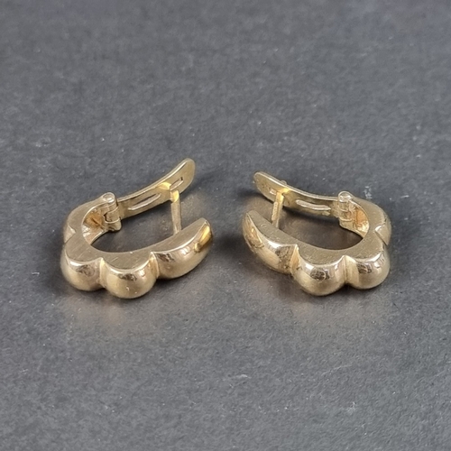 167 - A cased pair of 9ct gold earrings, 3.8g.