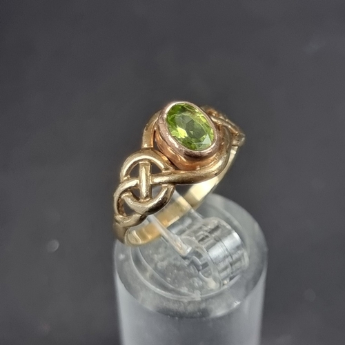 178 - A Clogau 9ct gold and peridot ring, size O 1/2, gross weight 2.7g.