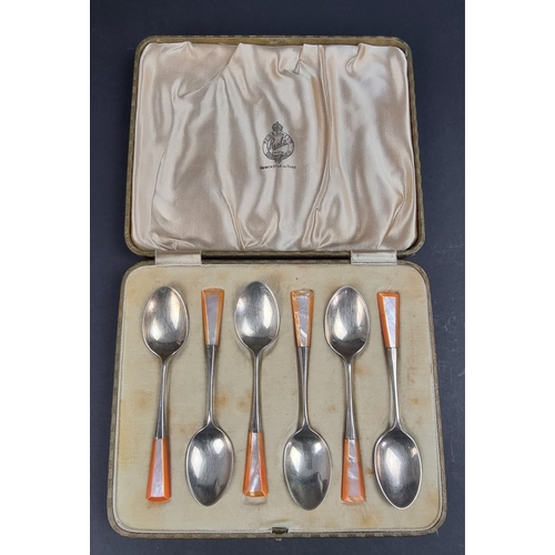 67 - A cased set of six Art Deco silver and mother-of-pearl coffee spoons, by W Hutton & Sons Ltd, Sh... 