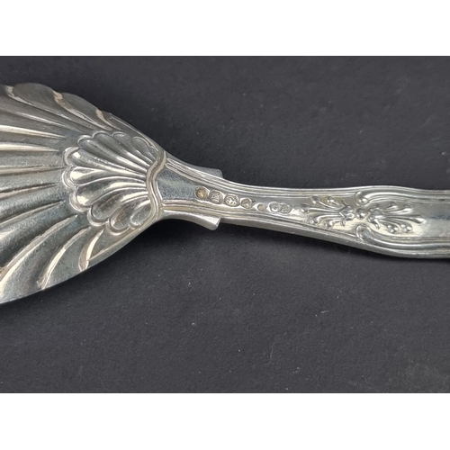 79 - A Victorian silver King's pattern caddy spoon, by Chawner & Co, London 1855, 31g.... 