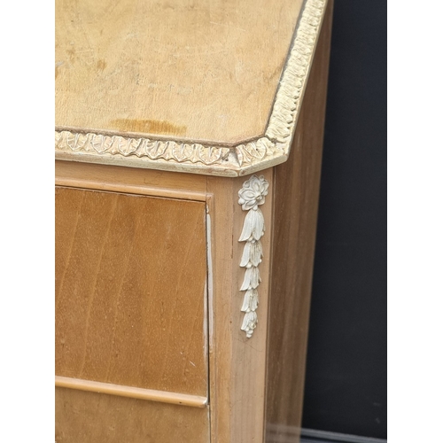 1010 - A bleached walnut bedroom chest, 91cm wide.