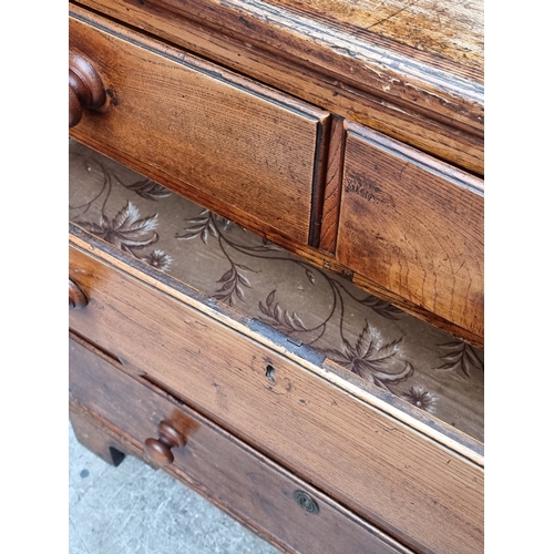 1036 - A George III elm and pine chest of drawers, 95.5cm wide.