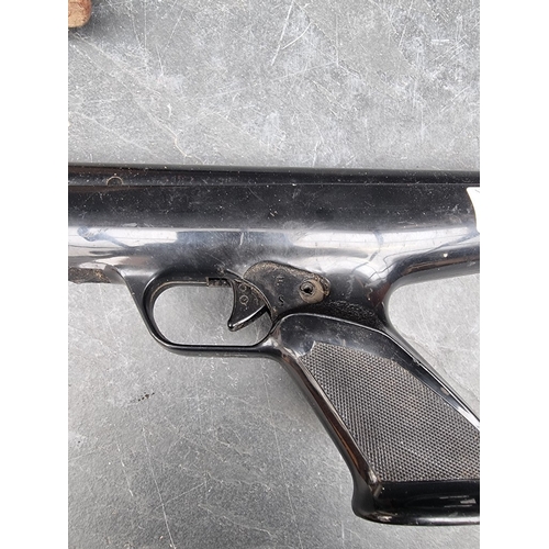 16 - A BSA 'Scorpion' 0.22 cal break-barrel air pistol, Serial No.RB53093; together with a Milbro 'Cougar... 