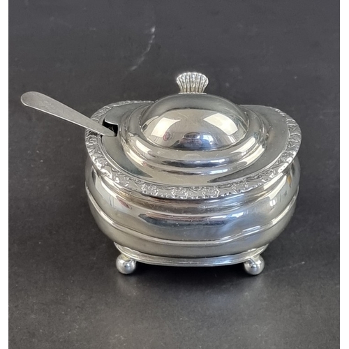 241 - A George IV silver mustard pot, by&nbsp;William Bateman&nbsp;I, London 1820, 7.5cm high; together wi... 