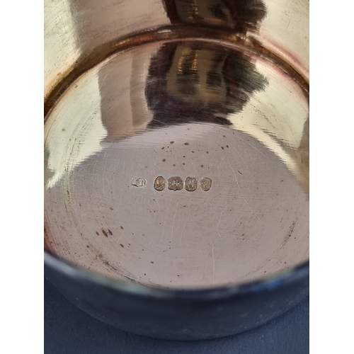 210 - A George IV silver mounted glass bottle, by I R, London 1822, 14.5cm high, 106g.