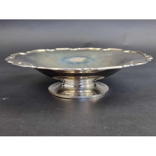 216 - A silver footed bowl, by&nbsp;Adie Brothers Ltd, Birmingham 1942, 25cm diameter, 366g.... 