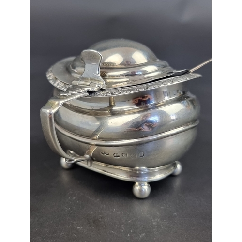 241 - A George IV silver mustard pot, by&nbsp;William Bateman&nbsp;I, London 1820, 7.5cm high; together wi... 