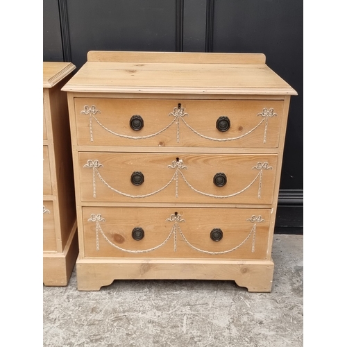 1010 - Two matching late 19th/early 20th century pine bedroom chests, 89cm and 76cm wide respectively.... 