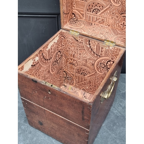 1047 - A George III oak cellarette, 48cm high x 31.5cm wide x 33cm deep.
