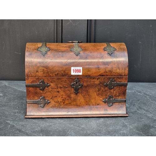 Lot 1098      