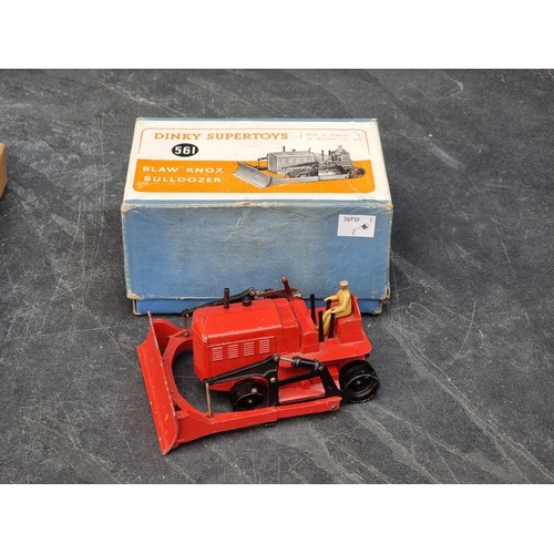Bulldozer BLAW KNOX N° 561 par DINKY TOYS (anglais ) en boite d origine