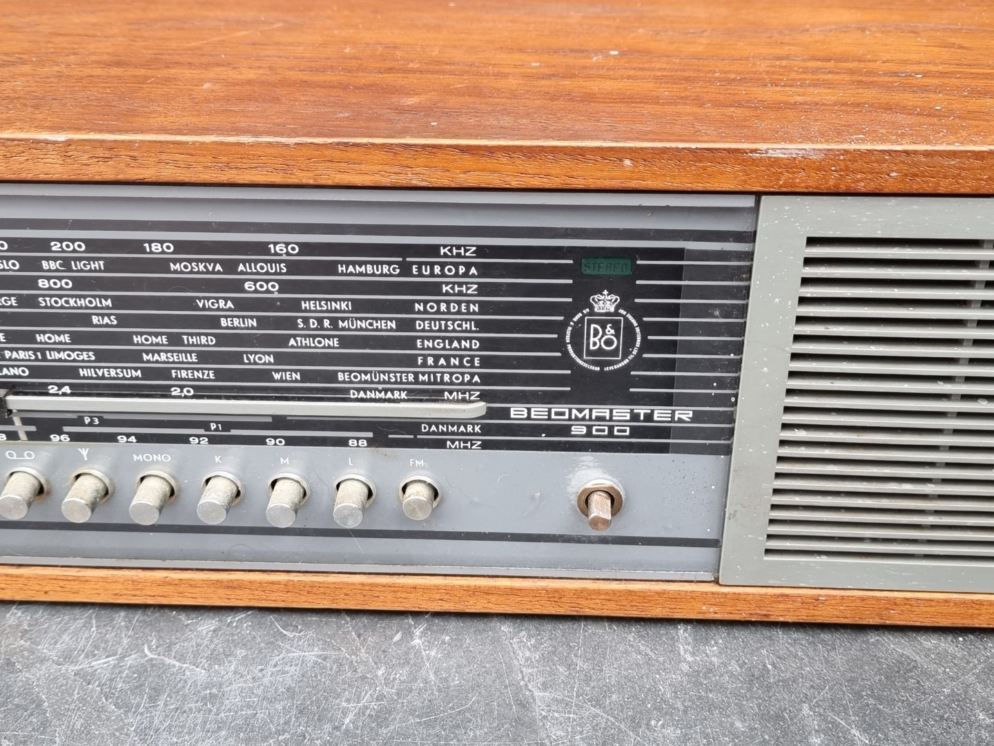 Hi-Fi: a Bang & Olufsen 'Beomaster 900' radio.