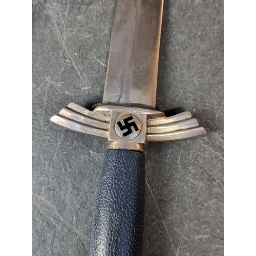 526 - A German Third Reich first pattern DLV/NSFK flyers or glider pilot's dagger and sheath, by Carl Juli... 