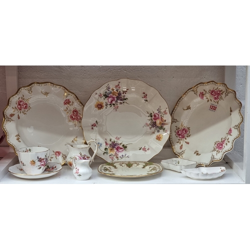 1232 - A collection of Royal Crown Derby porcelain, to include a pair of 'Royal Pinxton Roses' plates.... 