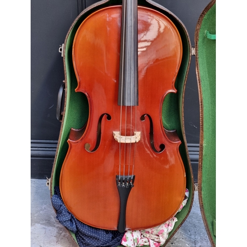 1405 - A cello, with 76cm two-piece back, in case.