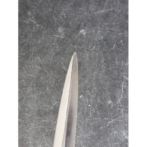 529 - A German Third Reich Luftwaffe Officers 2nd pattern dress dagger and sheath, by WKC, Solingen, with ... 