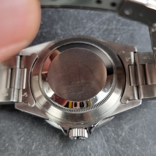 300 - A circa 1999 Rolex 'Submariner Date' Oystersteel automatic wristwatch, 40mm, Ref. 16610, Cal. 3135, ... 