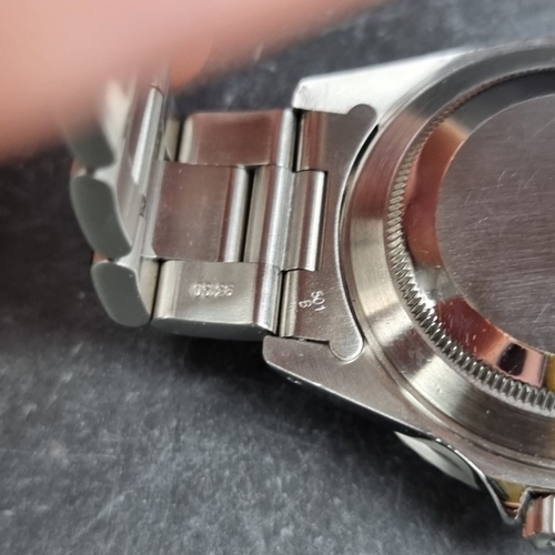 300 - A circa 1999 Rolex 'Submariner Date' Oystersteel automatic wristwatch, 40mm, Ref. 16610, Cal. 3135, ... 