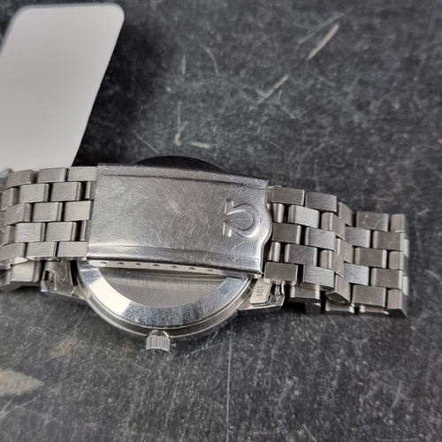 324 - A circa 1977 Omega 'Seamaster Day-Date' stainless steel automatic wristwatch, 35mm, Ref. 166.0209, C... 