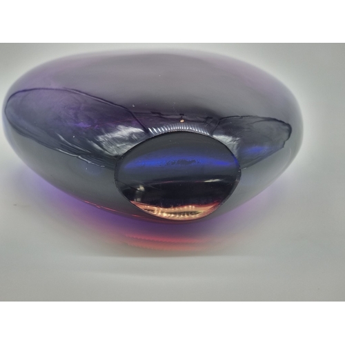 1508 - A 1950s Murano Sommerso glass 'Valva' vase, by Flavio Poli, model 9814, 20.5cm high, (scratched).... 