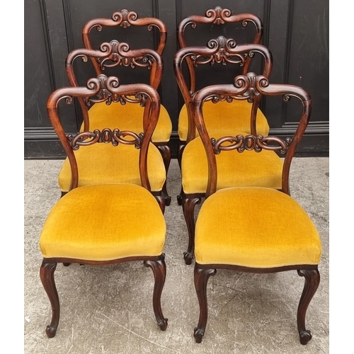 1065 - A good set of six Victorian rosewood dining chairs.